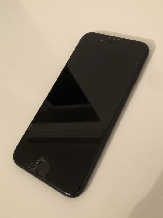 Айфон се 2 поколение