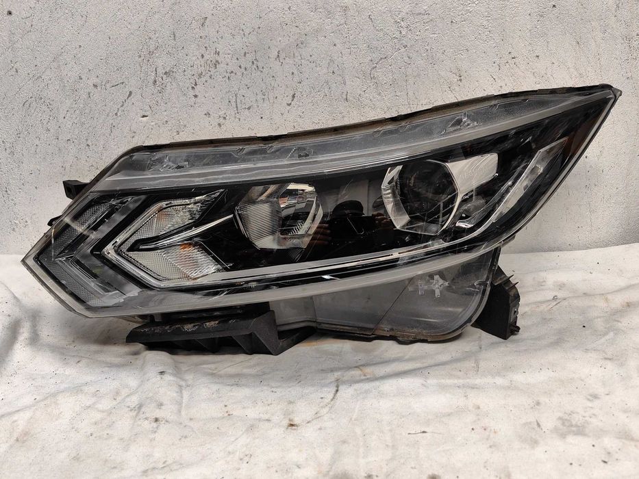 Оригинален фар Нисан  Nissan Qashqai Led
