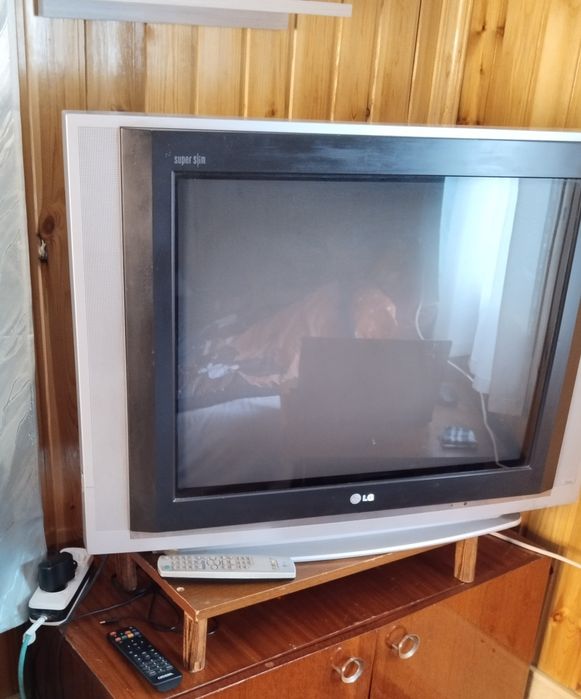 Телевизор LG 72см