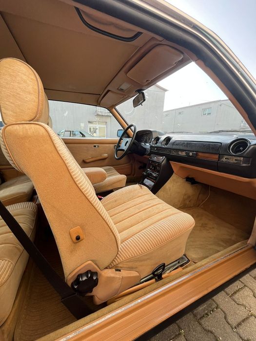 Mercedes-Benz 230 CE (C123)