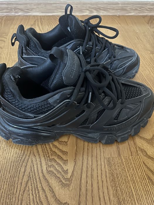 balenciaga track