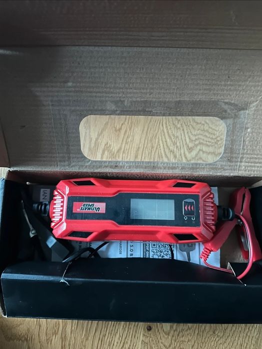 Redresor auto/moto inteligent Ultimate Speed ULGD 5.0 B1 - Afișaj LCD