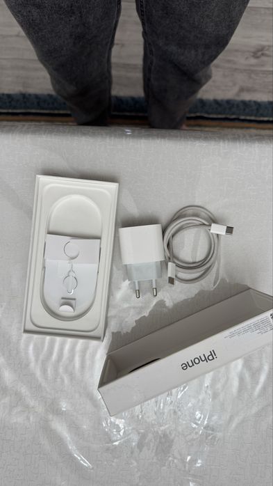 Iphone 16 by Apple