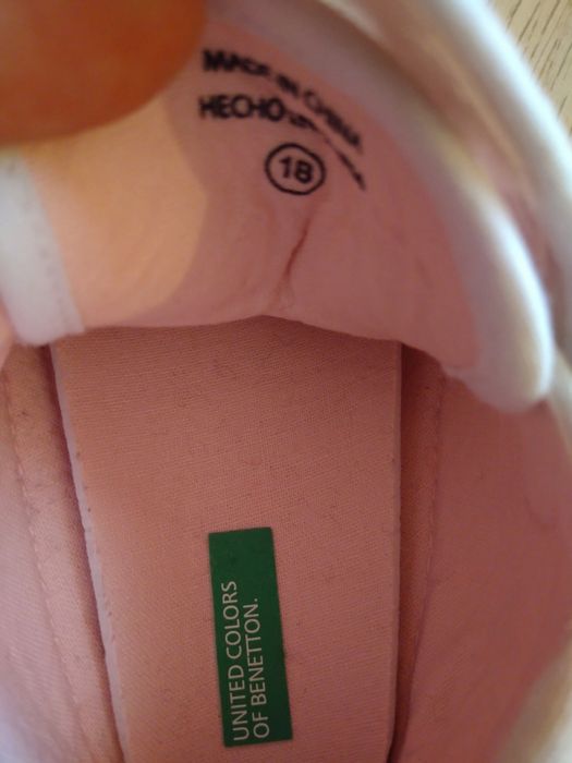 Benetton размер 18 буйки бебешки
