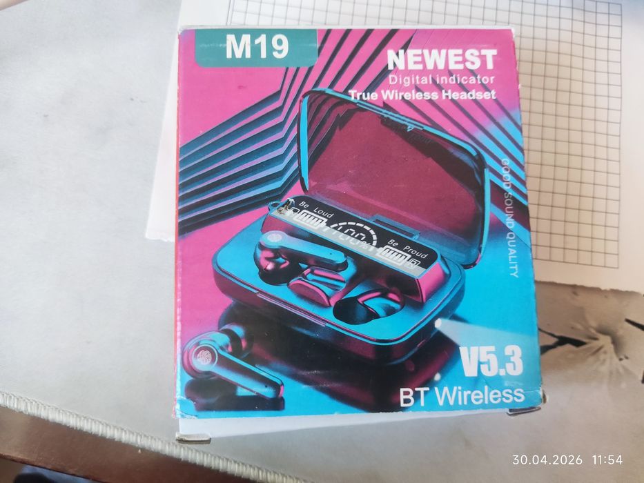 Продам наушники срочно