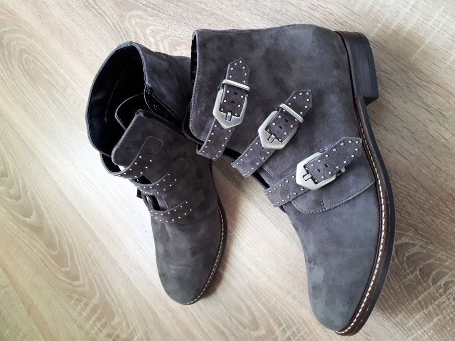Botine piele intoarsa
