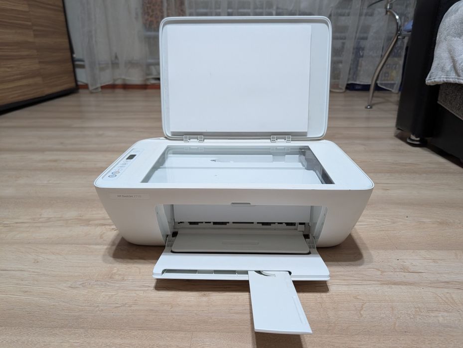 Принтер HP DeskJet 2710