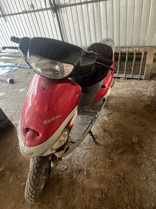 Vând sau schimb scuter 49cc