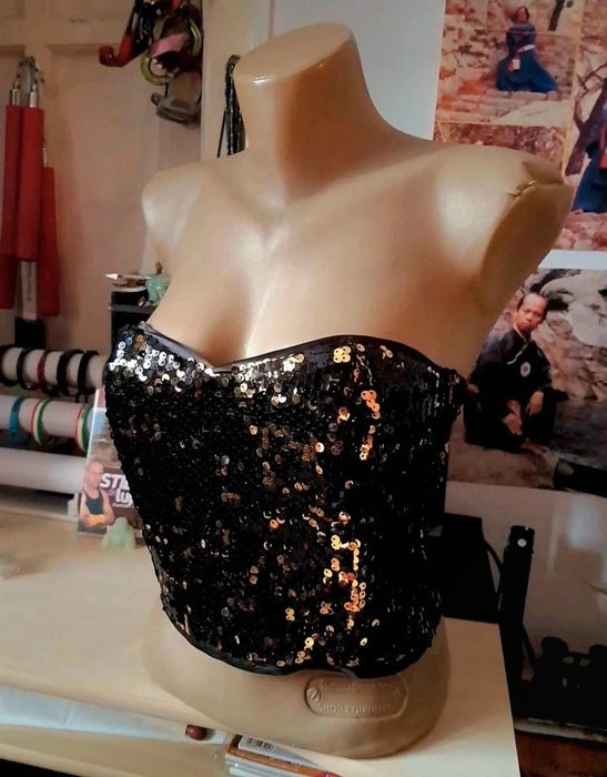 Top cu paiete, corset nou