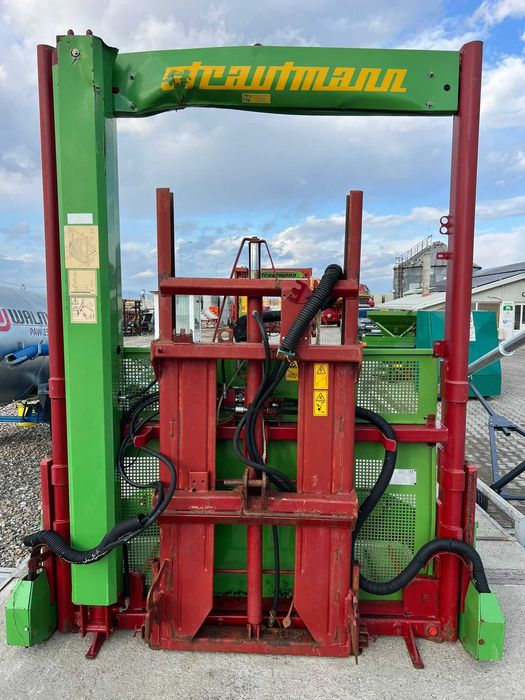 Резач за силаж Strautmann HQ – Обем 2,5 m³, с повдигач