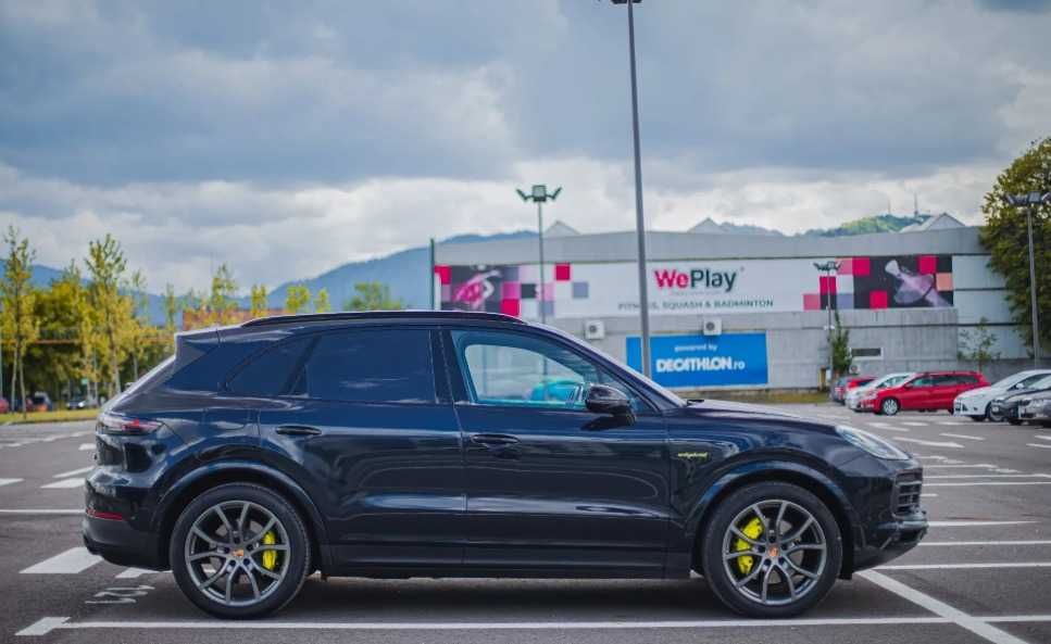 Porsche Cayenne Platinum Edition