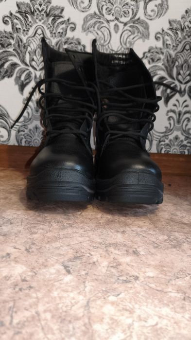 Продам берцы зимние.41 размера