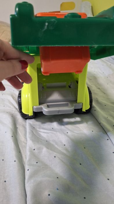 Голям камион за боклук