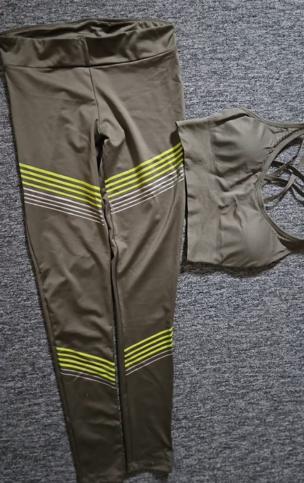 Haine de sport femei.