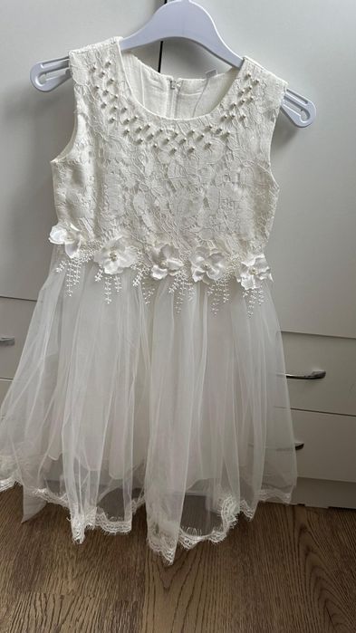 Продам платья в отличном состоянии.