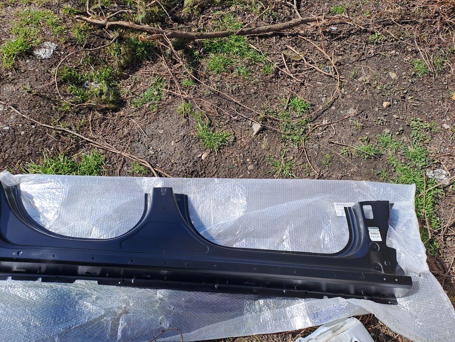 Prag  Dreapta Nou Original Logan.3 Sandero 3 Stepway 3 Jogger.