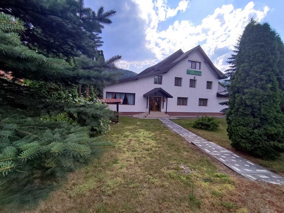 Pensiune și casa cu teren in Bucovina