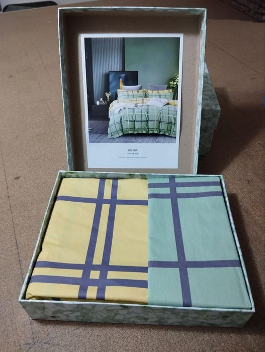 Постельное белье контрасс
Х/Б 100%
КАЧЕСТВО ЛЮКС 
РАЗМЕР: 2-Х СПАЛЬНЫ