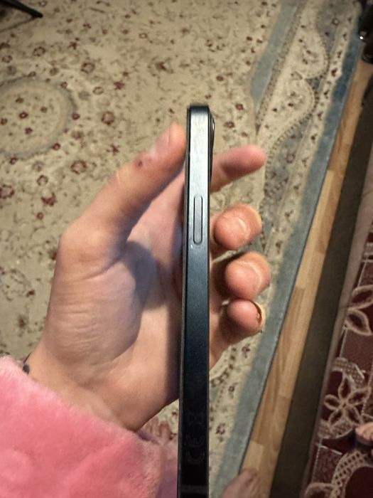Продам айфон 128 гигабайт