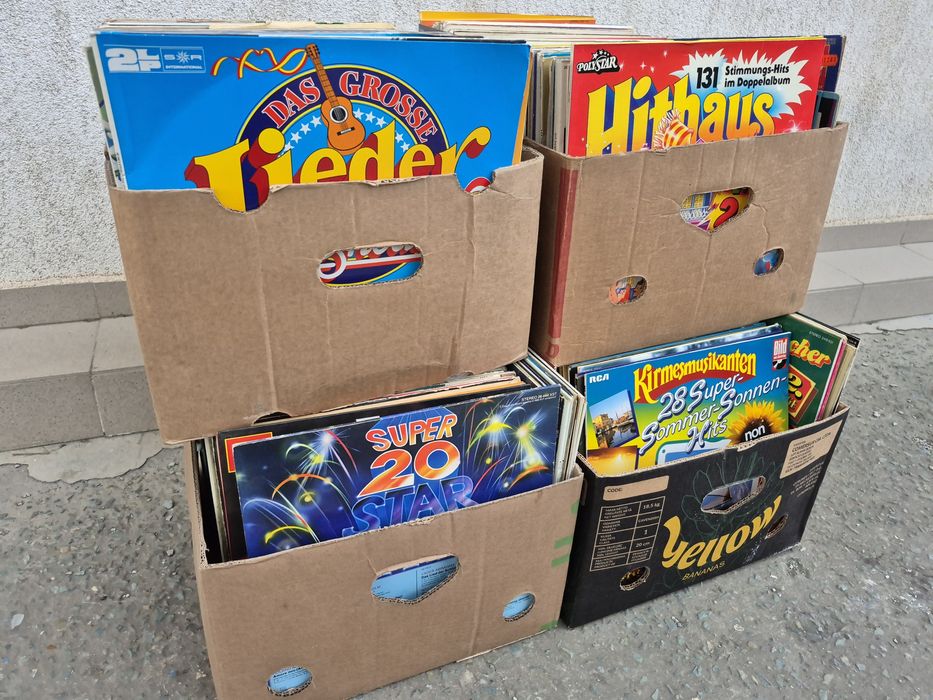 Lot 200LP (bucati) Discuri Vinil colectie muzica usoara mixta

- Tot