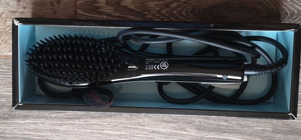 Perie electrica pentru indreptat parul Trisa Straightener Brush