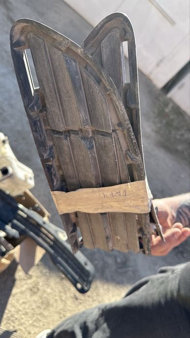 Решетки молдинги rav 4