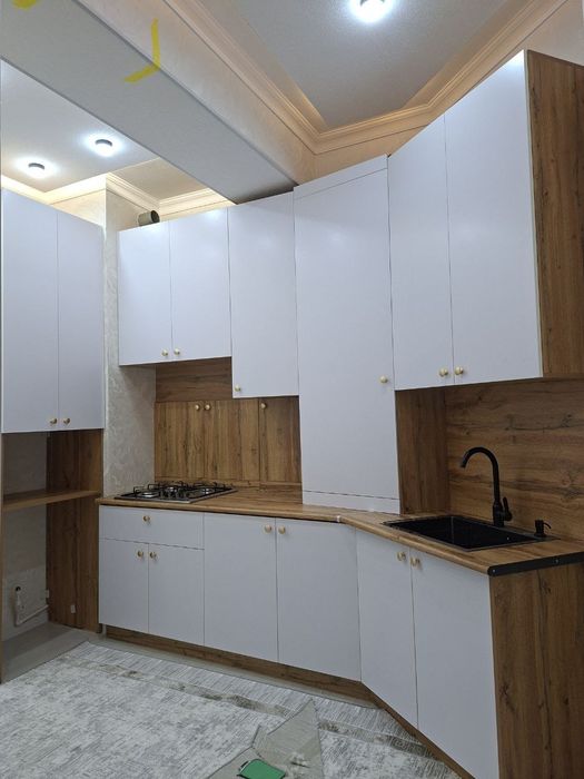 Navoi shaxar Yangi bozorni orqasidan  kv sotiladi