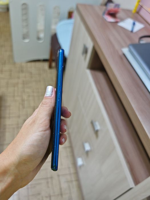 Продам телефон Xiaomi mi 8 lite
