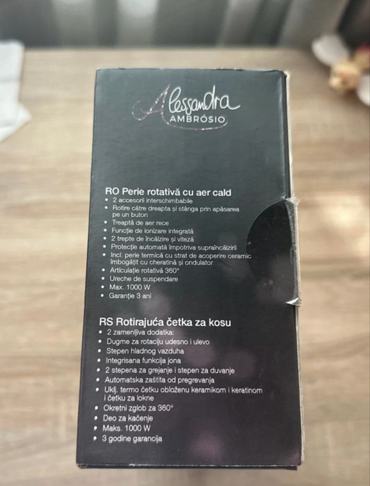 Perie rotativa cu aer cald 2 accesorii Alessandra Ambrosio