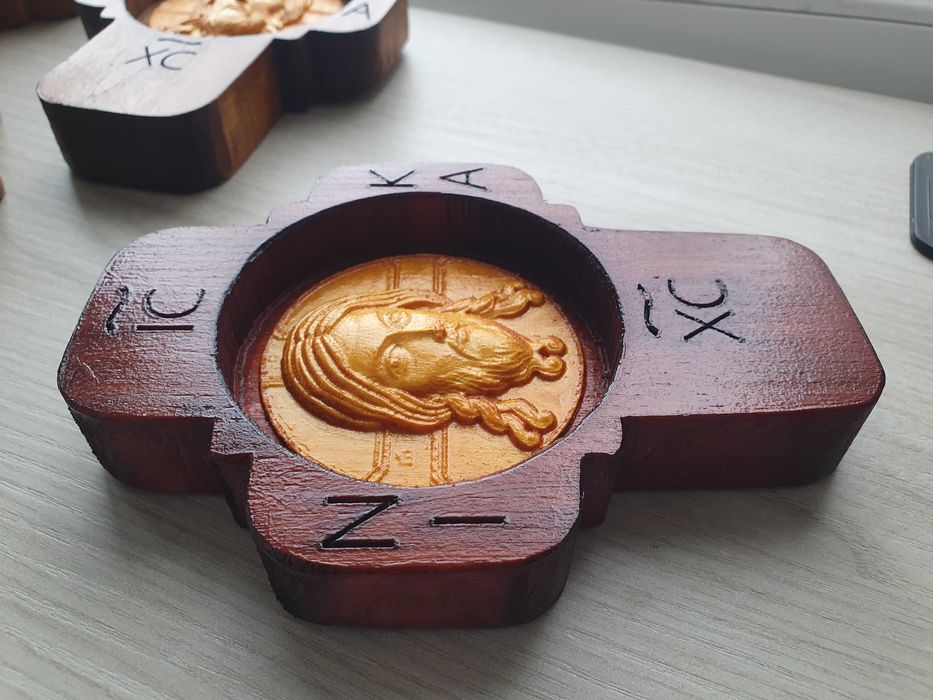 Cruce cu Chipul Domnului Iisus Hristos 14x10 cm Lemn tei culoare mahon