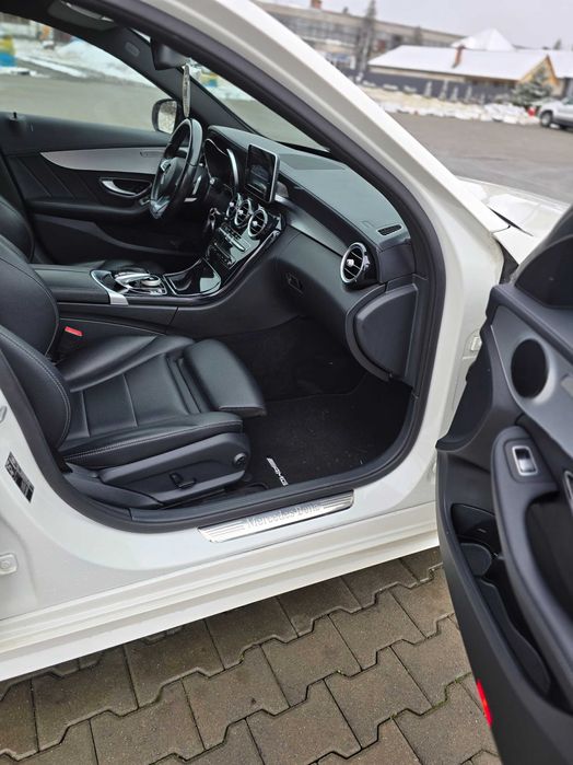 Mercedes C-Klass C220d AMG Pachet Interior-Exterior Led Navi Camera