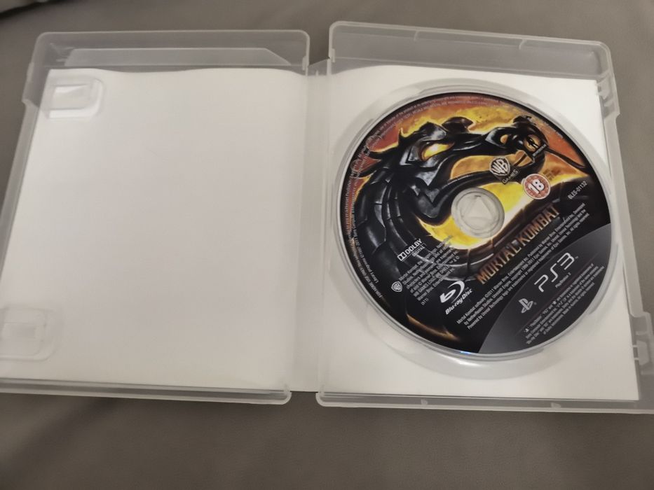 Диск на пс3 mortal kombat 9