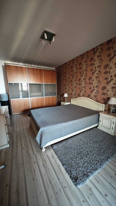 Proprietar, ofer spre inchiriere apartament cu 2 camere, plus terasa tip rooftop