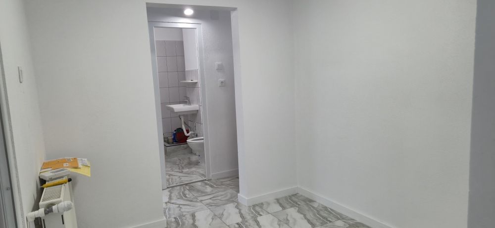 Inchiriez spatiu comercial