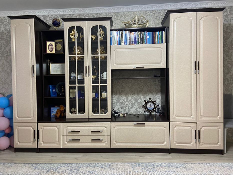 Продам шкаф для гостиной