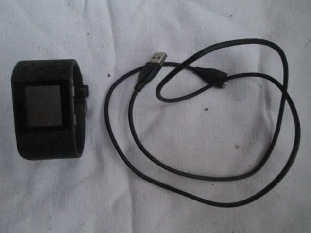 Fitbit Surge GPS смарт часовник.