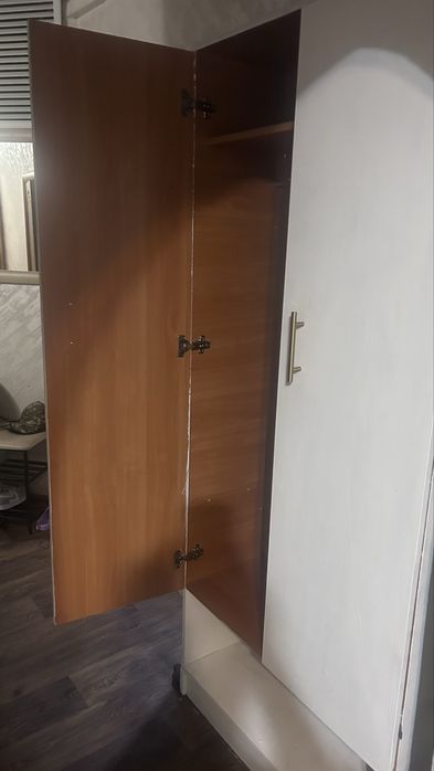 Шкаф для одежды.