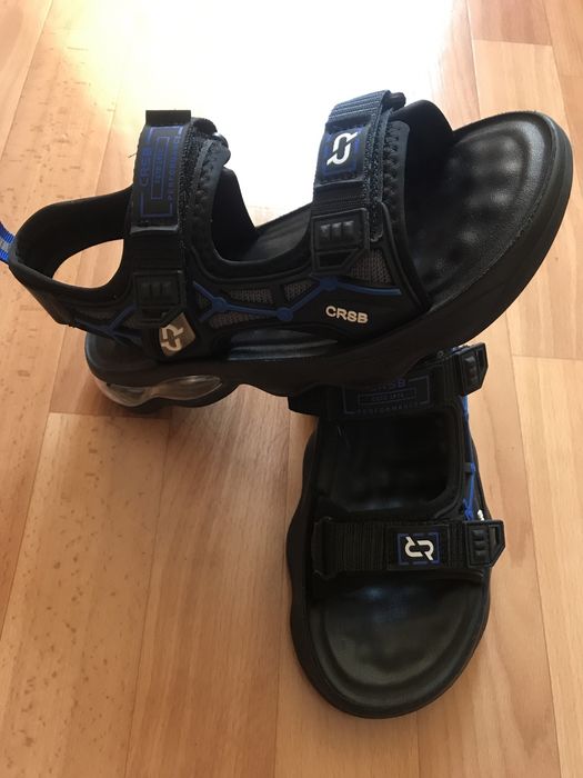 Продам сандали на мальчика