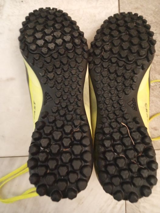 Стоножки Адидас в добро състояние.