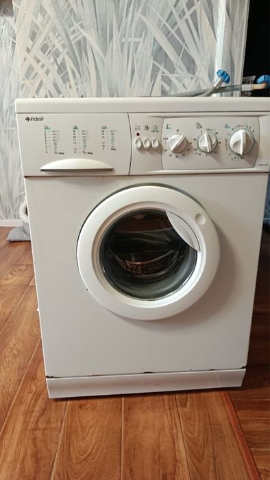 Продам стиральную машину