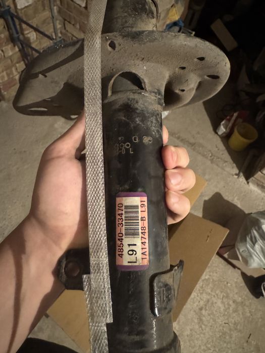 Амортизаторы Toyota Camry 50 оригинал