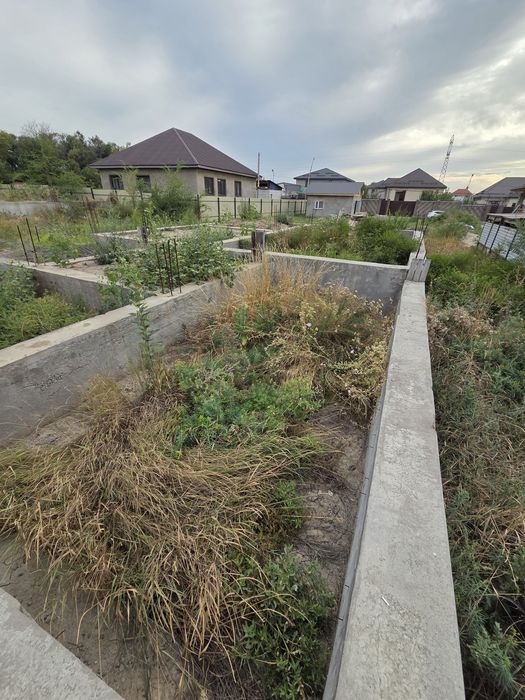 Участок ,срочно продам,в хорошем районе