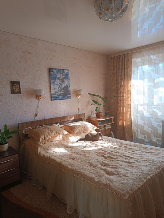 Продается 4 комнаты квартира