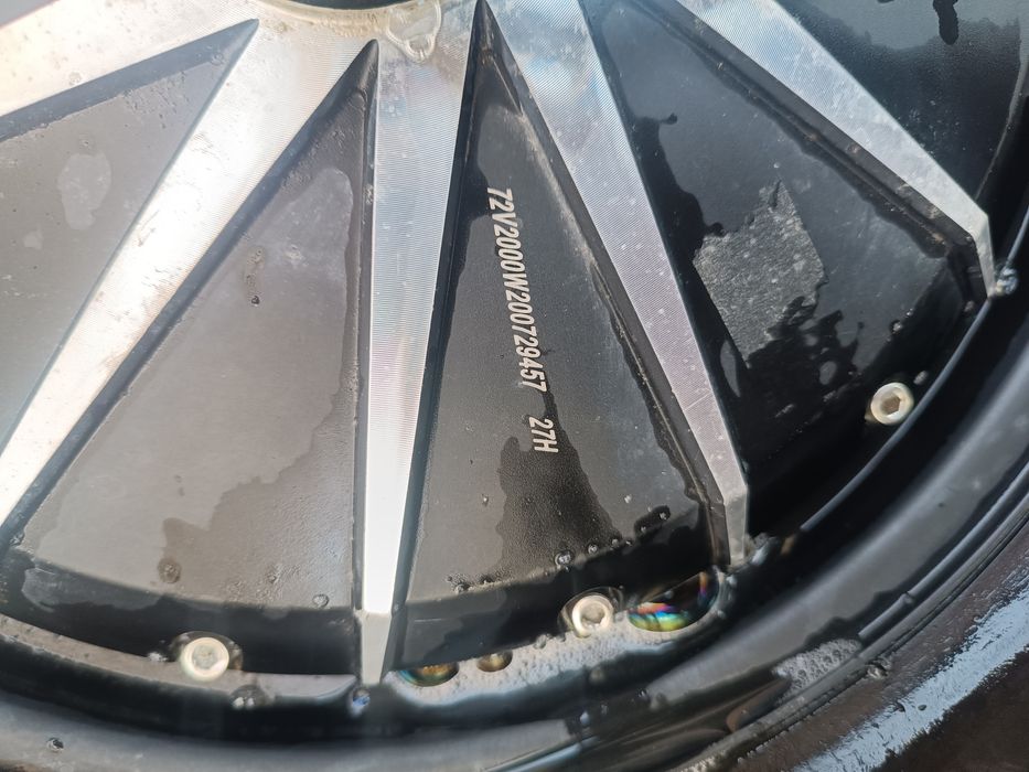 Продаю электродвигатель 72/60v 2000watt 12размер практически новый.