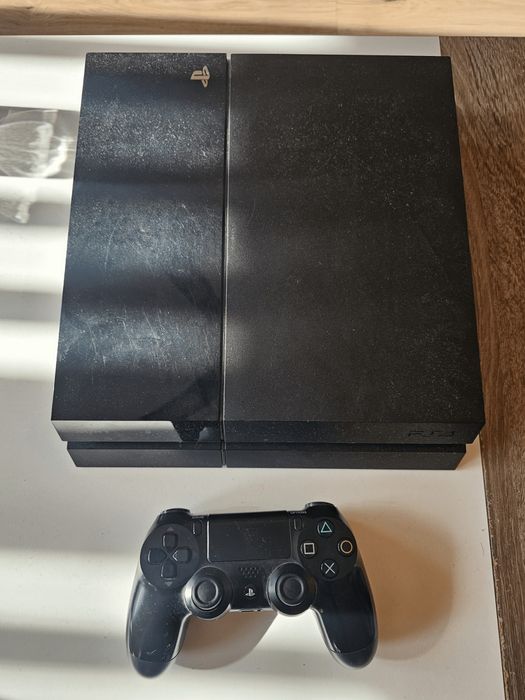 PlayStation 4 1TB - Версия 9.00 | Напълно обслужена и ТИХА!