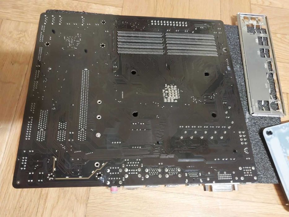 AMD Ryzen 9 3900X + Gigabyte B450M DS3H