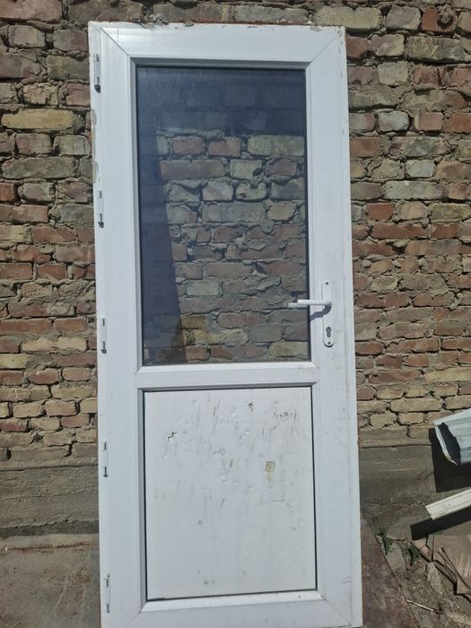 Пластикалық есік