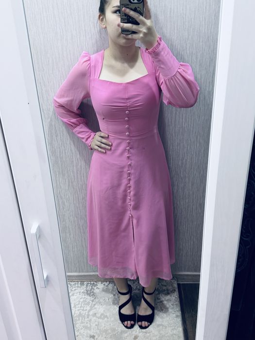 Красивое розовое платье