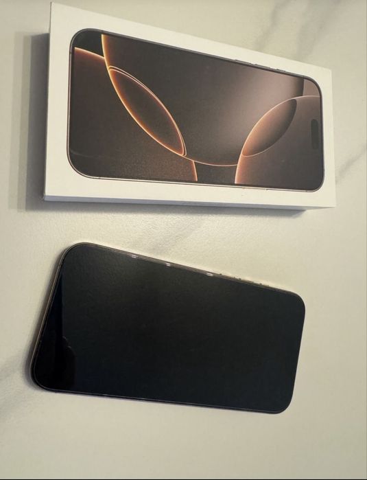 Vand Iphone 16 Pro max 256 10/10  liber de retea stare impecabil