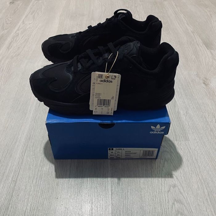 Кроссовки Adidas Yung - 1